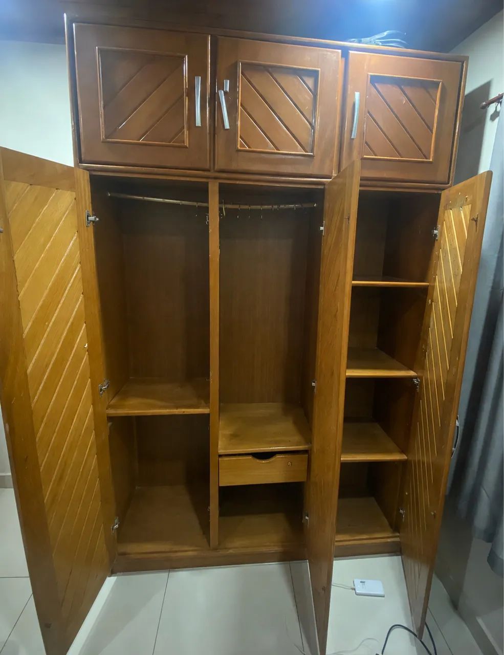 Guarda roupa de madeira  - Foto 3