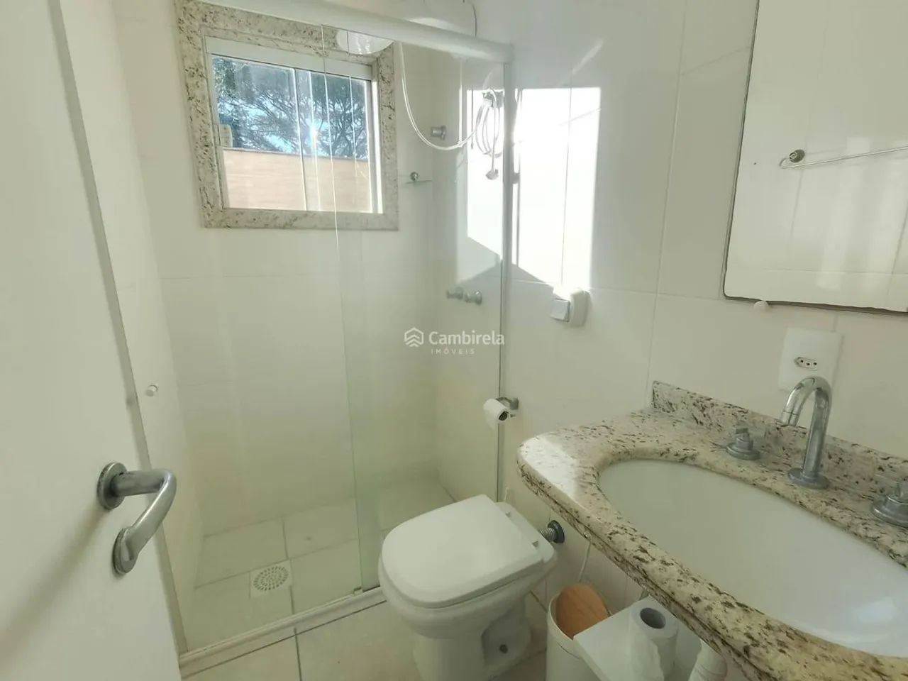 Excelente casa com piscina, dois andares na Pedra Branca - Foto 5