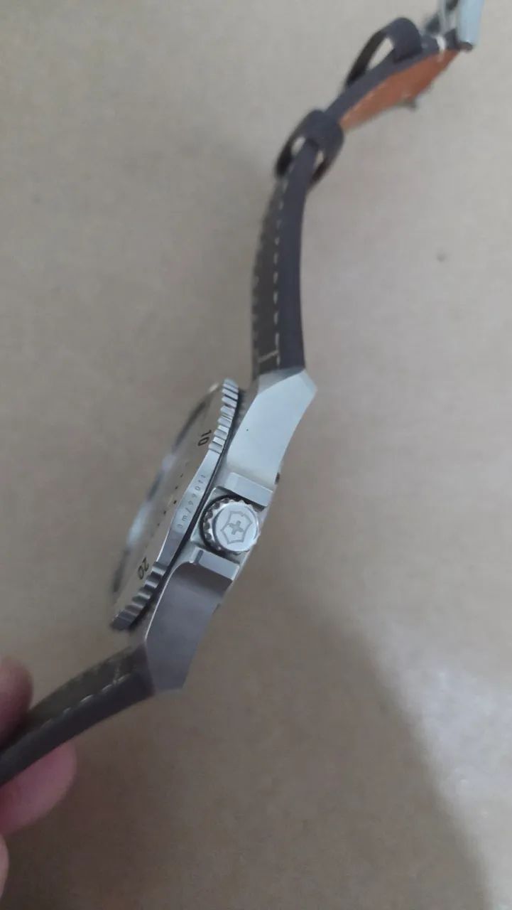 Relógio Victorinox dive preto - Foto 5