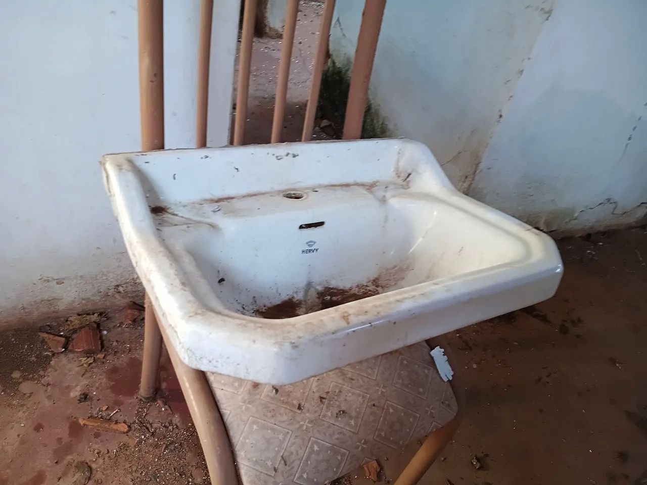 Antique kitchen sink486375956016670721