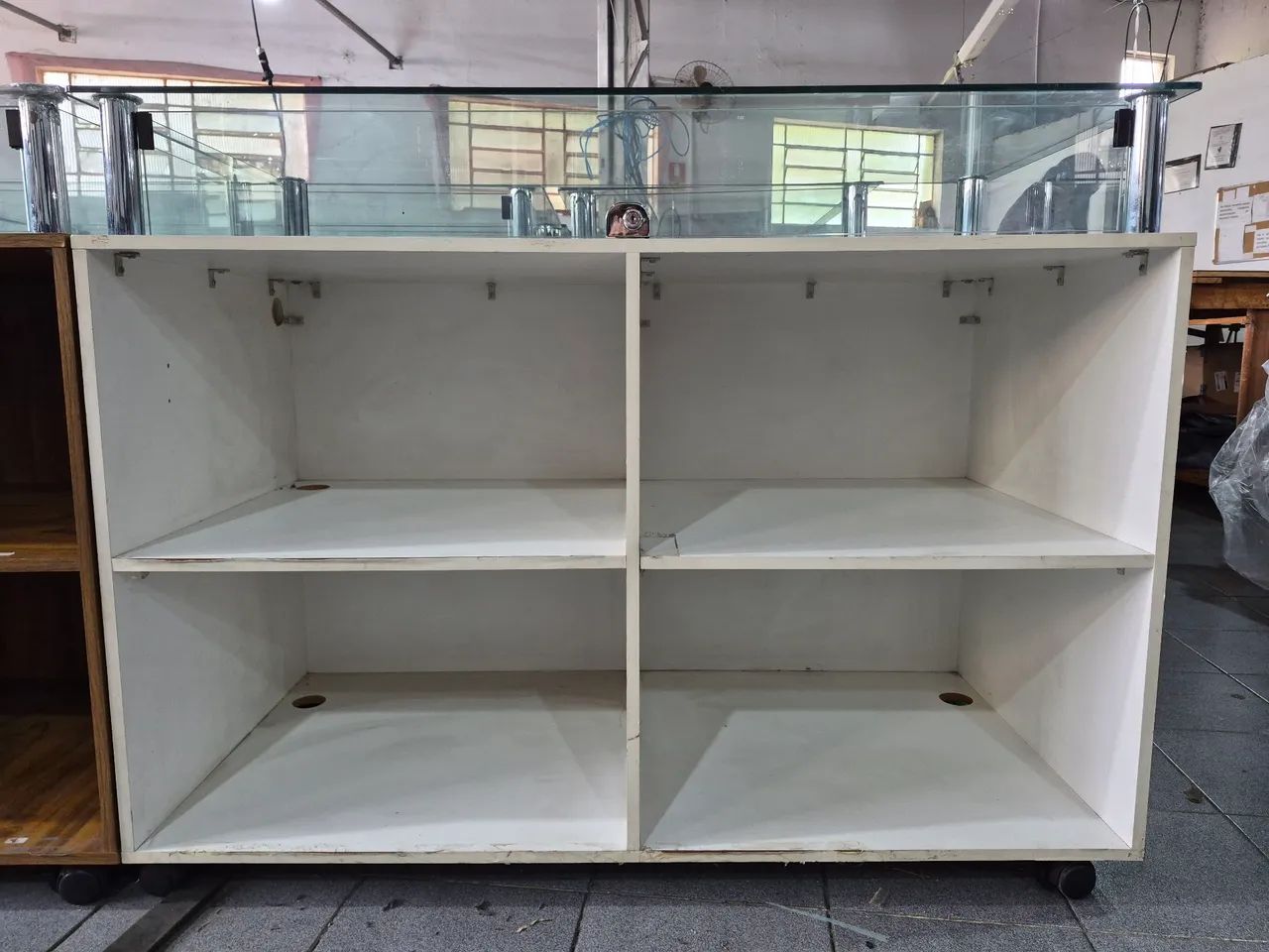 MÓVEIS COMERCIAIS 