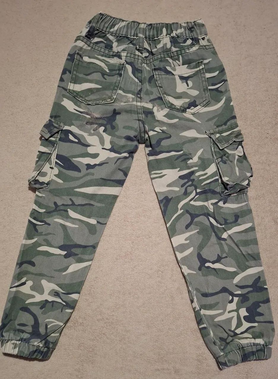 Calça Jeans Infantil Jogger Cargo Camuflada Com Bolsos - Foto 4