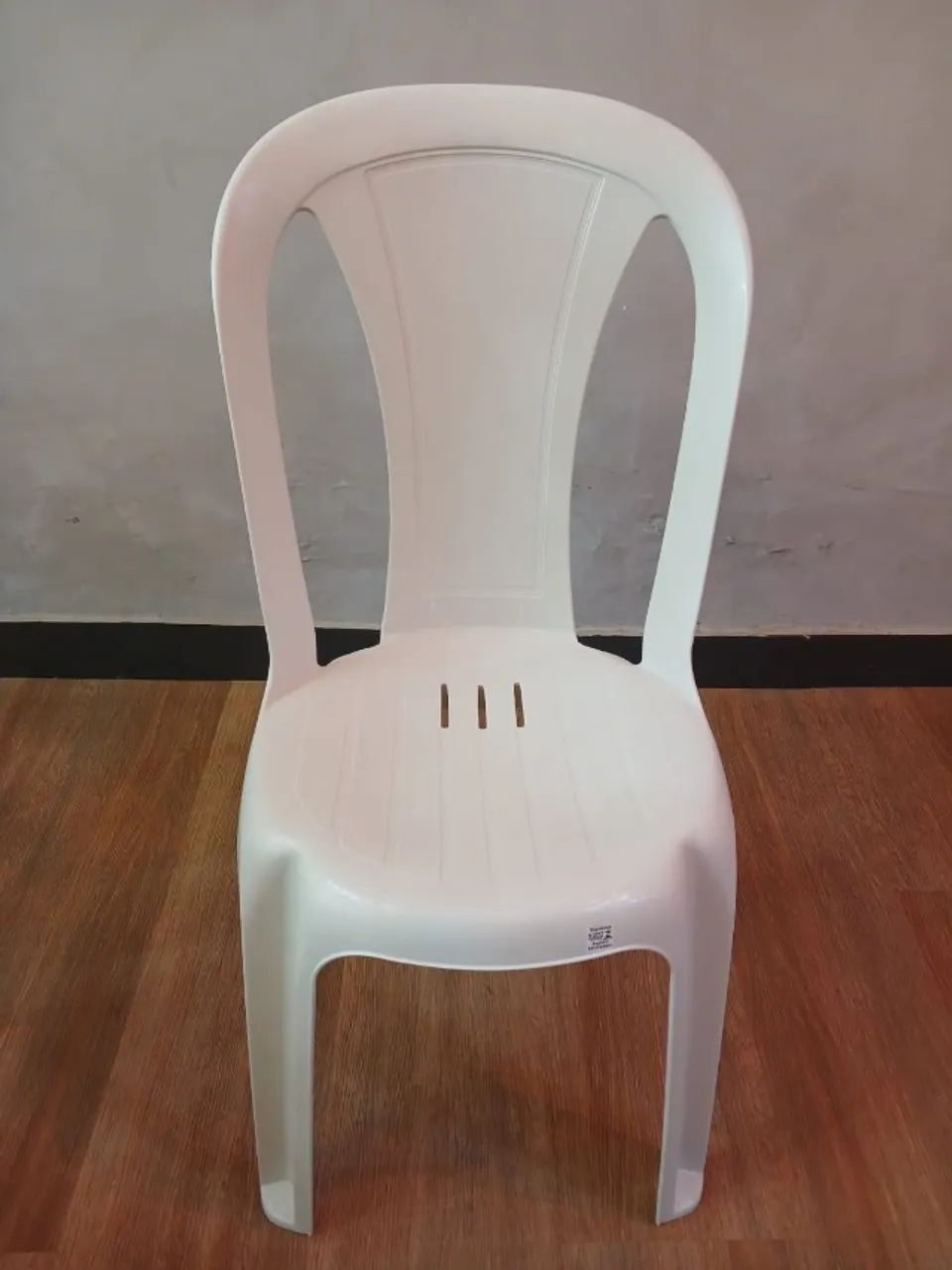 Cadeira de Plástico Resistente