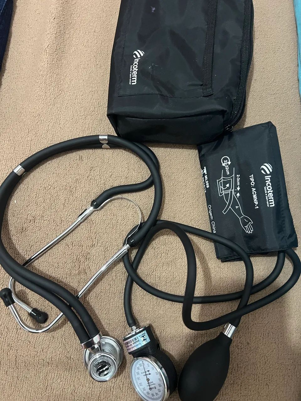 Kit Esfigmomanômetro + Estetoscópio  - Foto 5