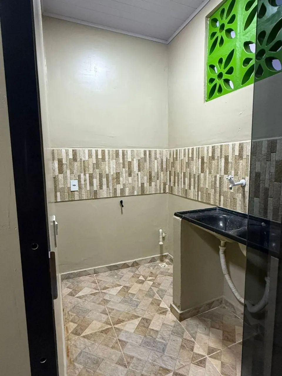 Alugo uma casa em condomínio fechado  - Foto 2
