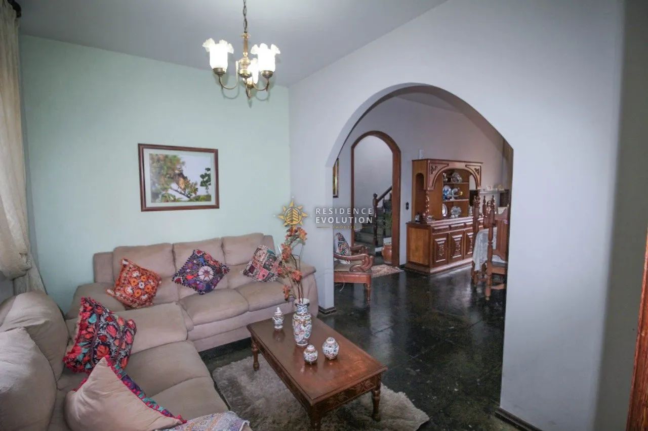 Linda Casa de 5 Quartos no Vila Clóris - Foto 3