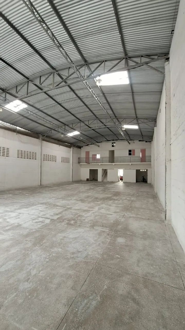 ALUGO GALPÃO NO EUSÉBIO COM 338M², EXCELENTE LOCALIZAÇÃO