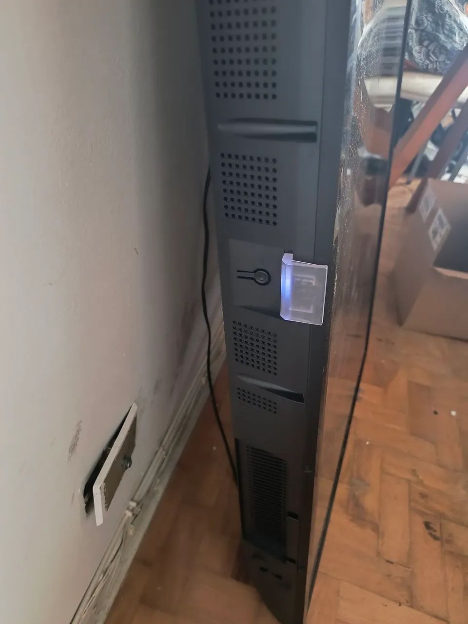 Tv led 50 polegadas para retirada de peças ou conserto 