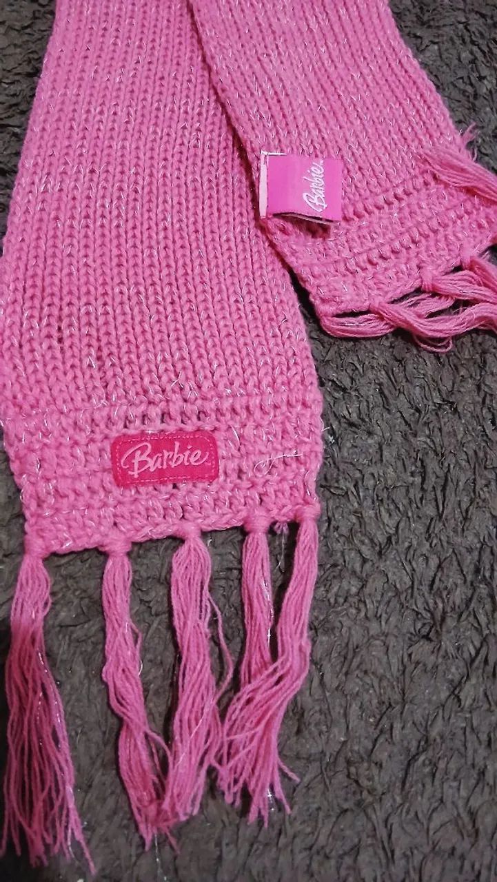 Cachecol da barbie $60