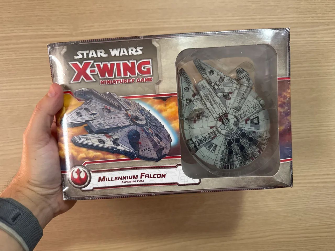 Star Wars X-Wing Millenniun Falcon lacrada na caixa