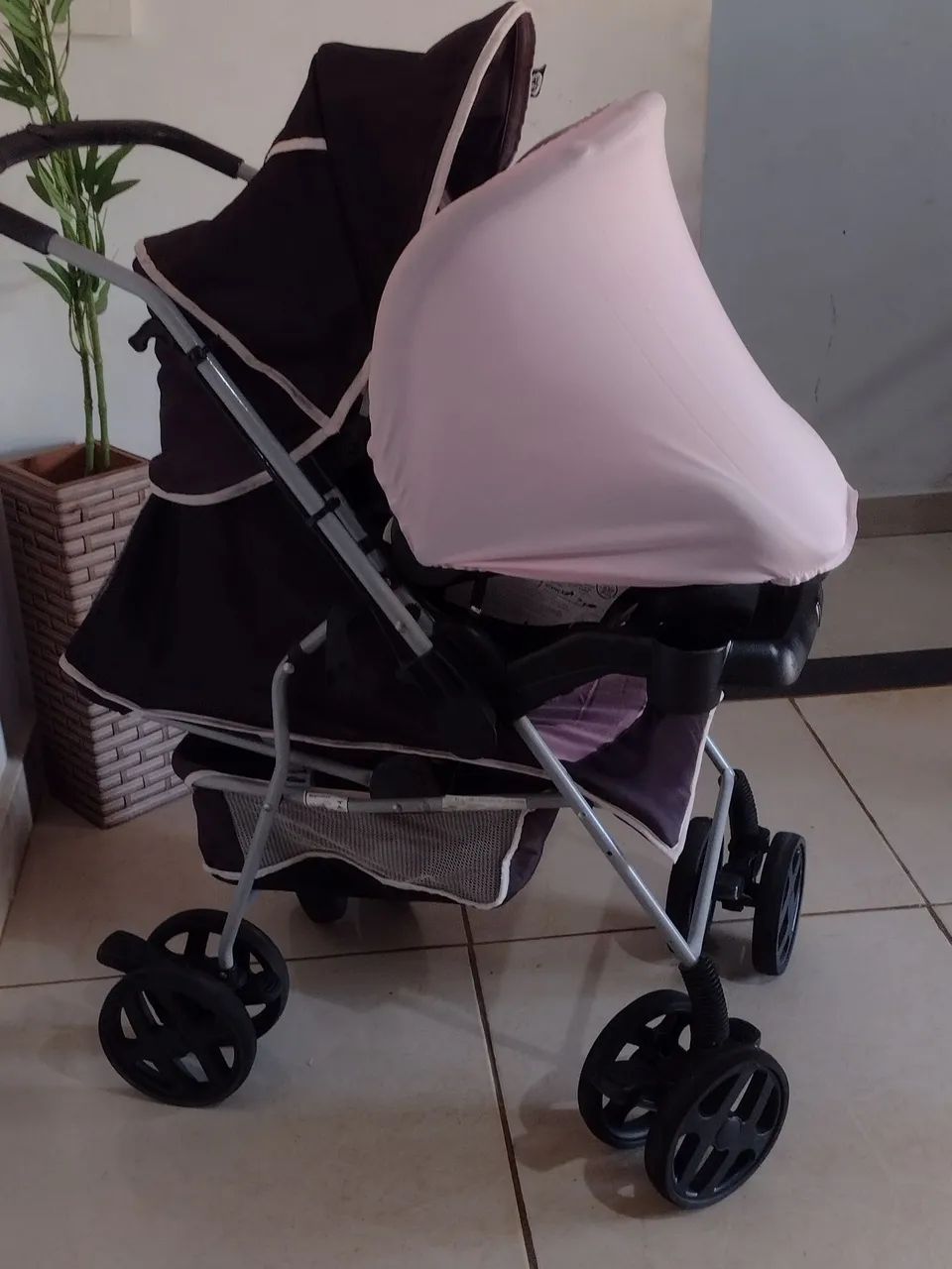 Carrinho com bebê conforto  - Foto 4