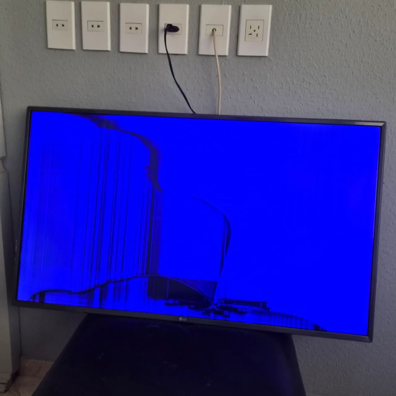 Tv LG tela trincada