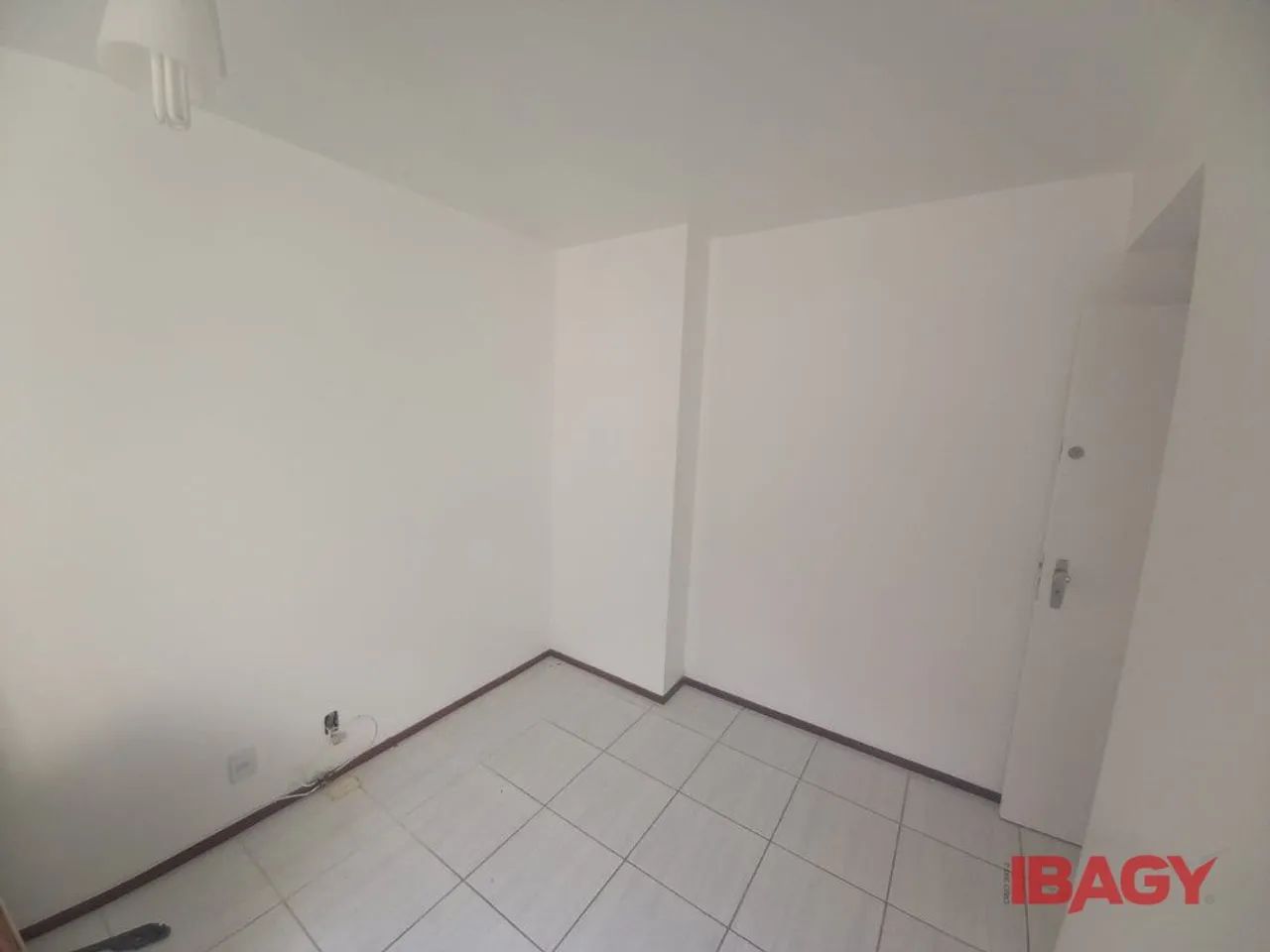 Excelente Apartamento 2 dormitório(s) em Pantanal - Florianópolis - Foto 5