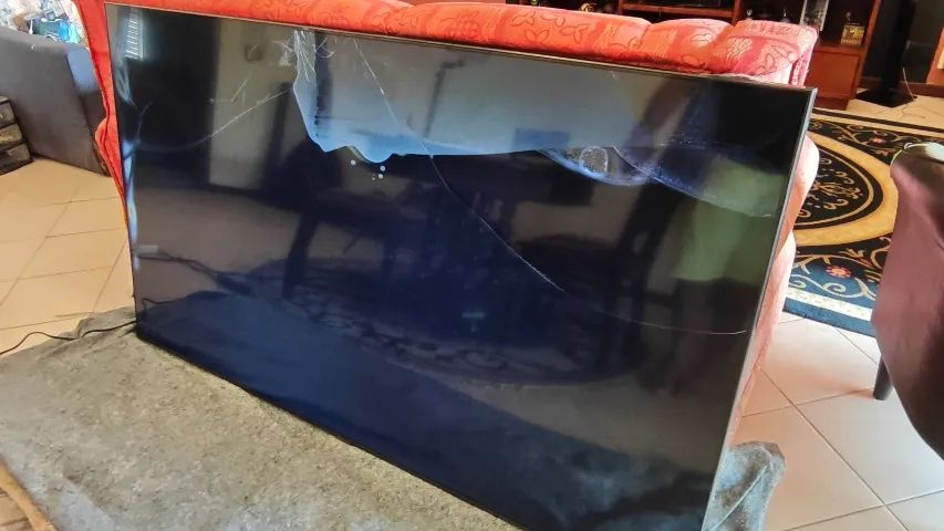Tv samsumg 75" - Tela danificada