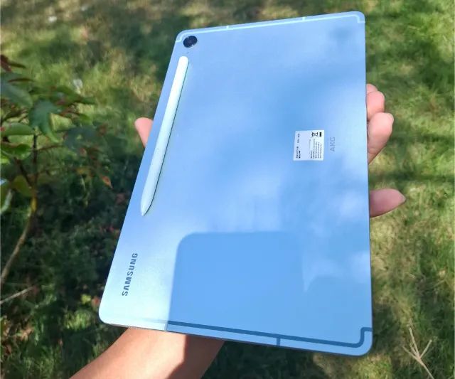 Tablet Samsung Galaxy Tab S9 FE 5G 128 GB com S Pen, capa e caixa - Foto 2