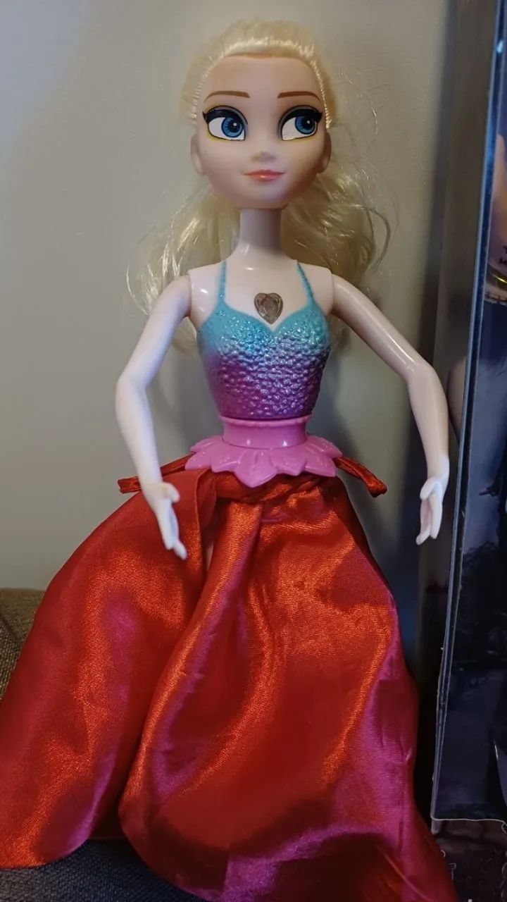 Conjunto 3 bonecas Wandinha Barbie Elsa 30cm - Foto 4