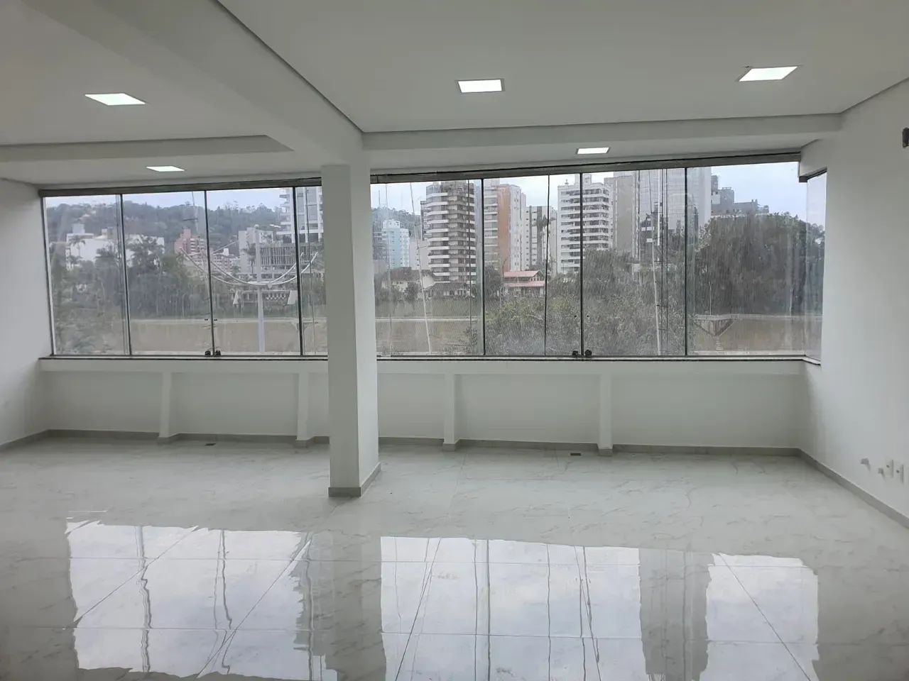 Excelente Sala Comercial / Escritório no Centro de Blumenau - Foto 3