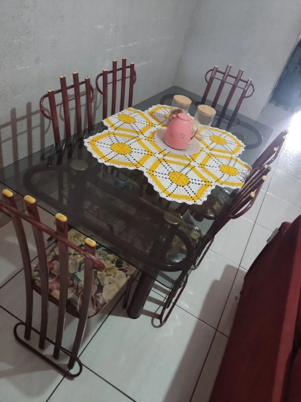 Messa de vidro com 6 cadeiras 