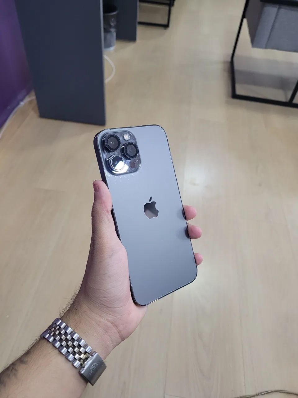 iPhone 13 Pro Max - Bem conservado 
