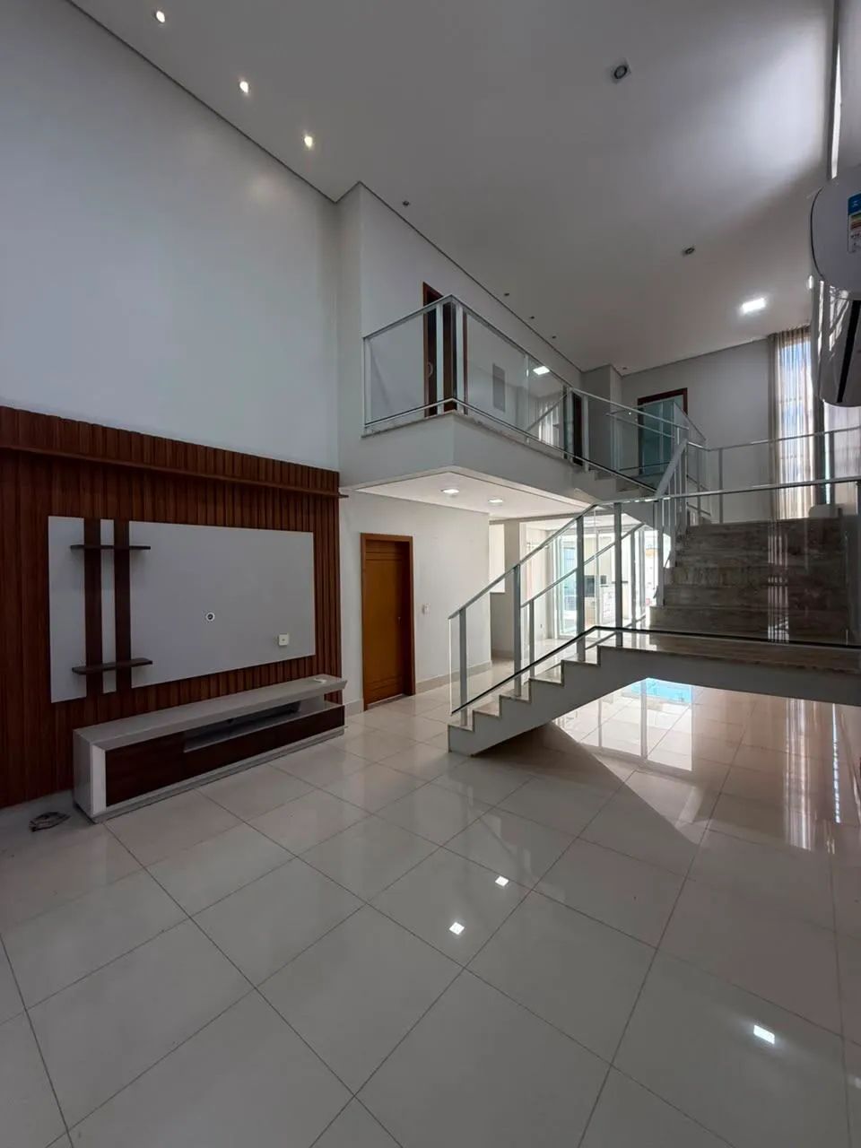 Sobrado com 3 Suites no Belvedere 1