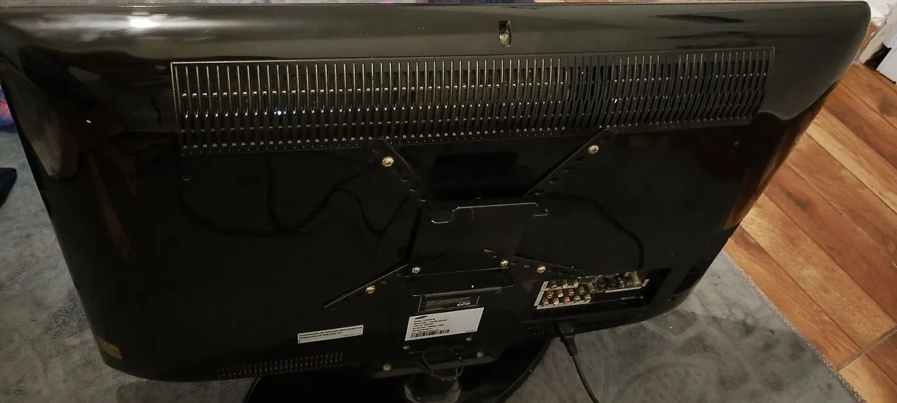 Televisão Samsung 32 LCD OBS: PRECISA APENAS COMPRAR O CONTROLE  - Foto 5