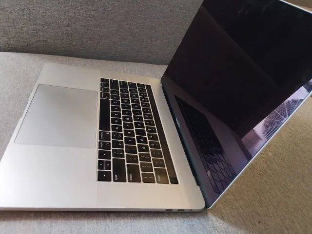 macbook pro 201915 pol processador intel i7 ram 16 gb ssd 512 gb
