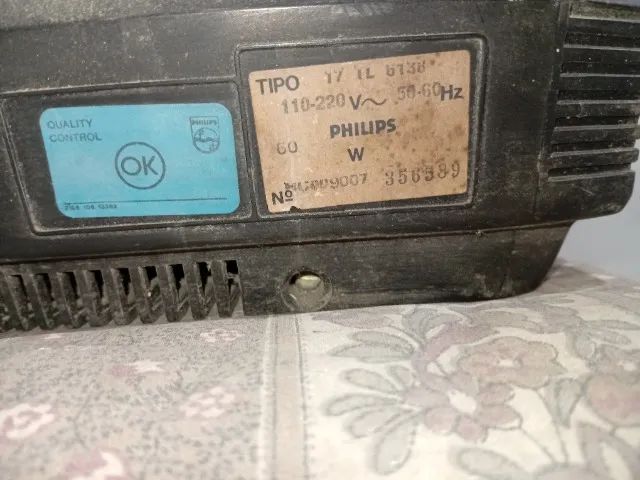 TV Philips Linear Vintage 17 polegadas - Para colecionador ou cenografia - Foto 2