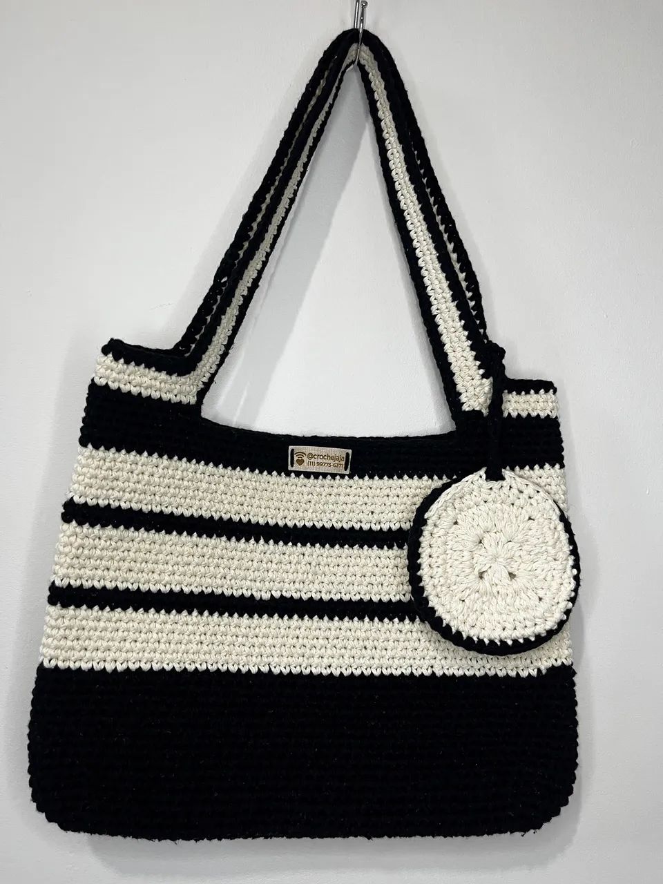 Bolsa de Crochê Preta e Creme Barbante Artesanal