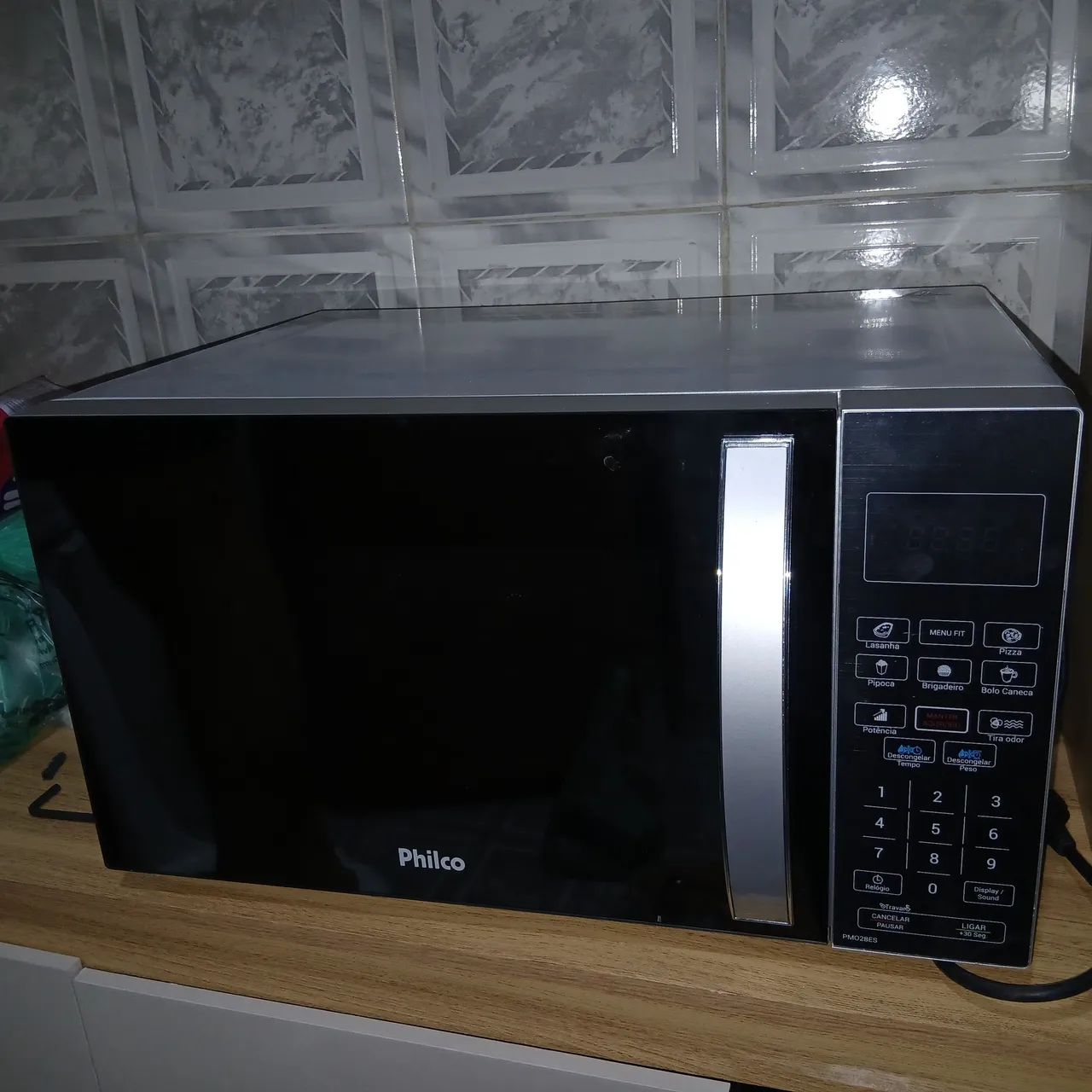 Micro-ondas Philco 220W