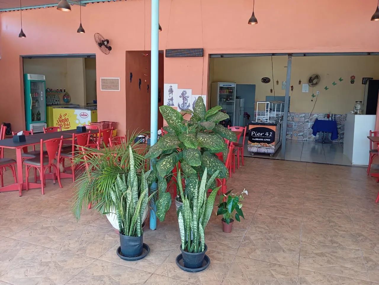 Prédio comercial e residencial 