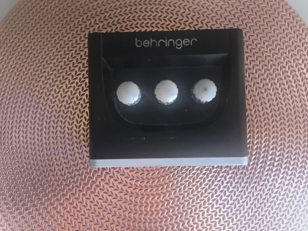 Interface de Áudio Behringer U-Phoria UM2 - Foto 2