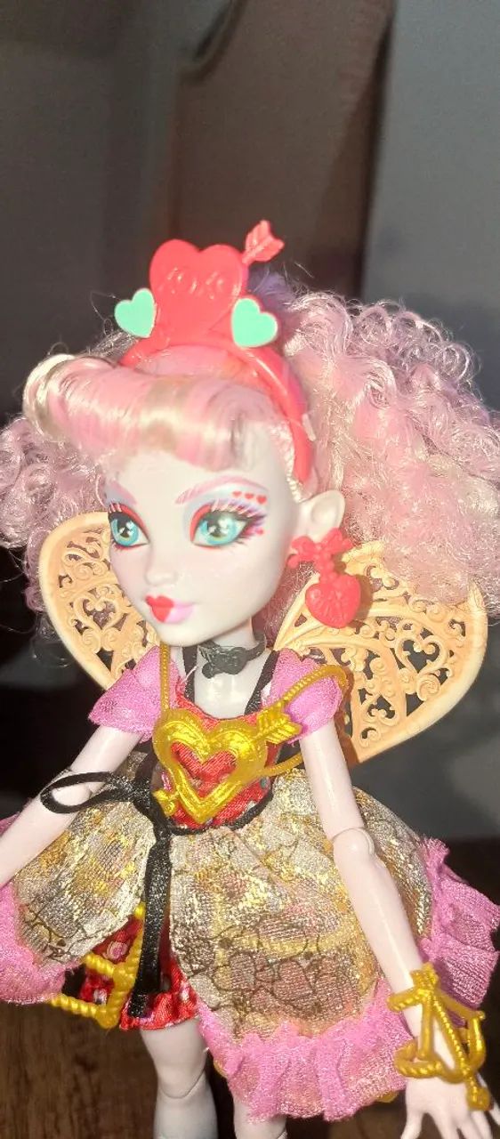 Boneca Monster Hing cúpido G3