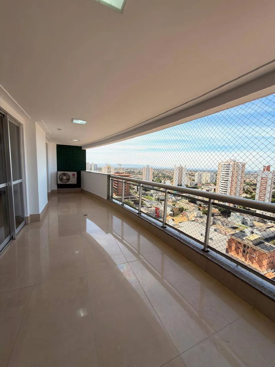 Apartamento com 3 Suites no Solar Rivera