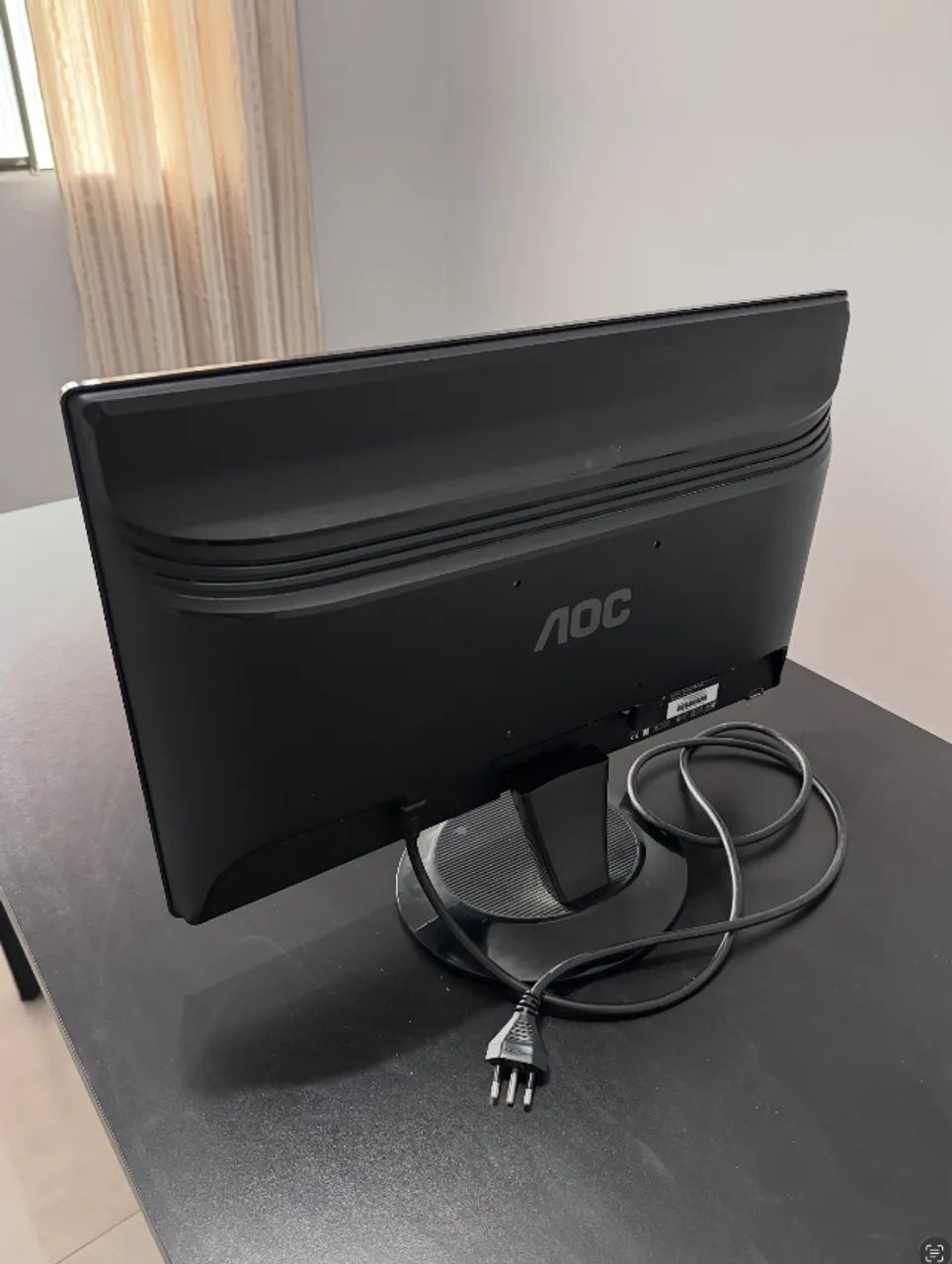 Monitor AOC 18,5 - Widescreen com cabo de energia - Foto 2