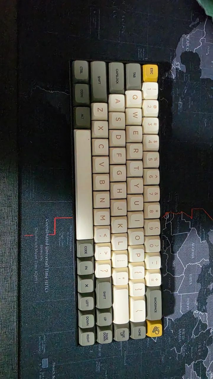 Teclado mecânico keychron k6