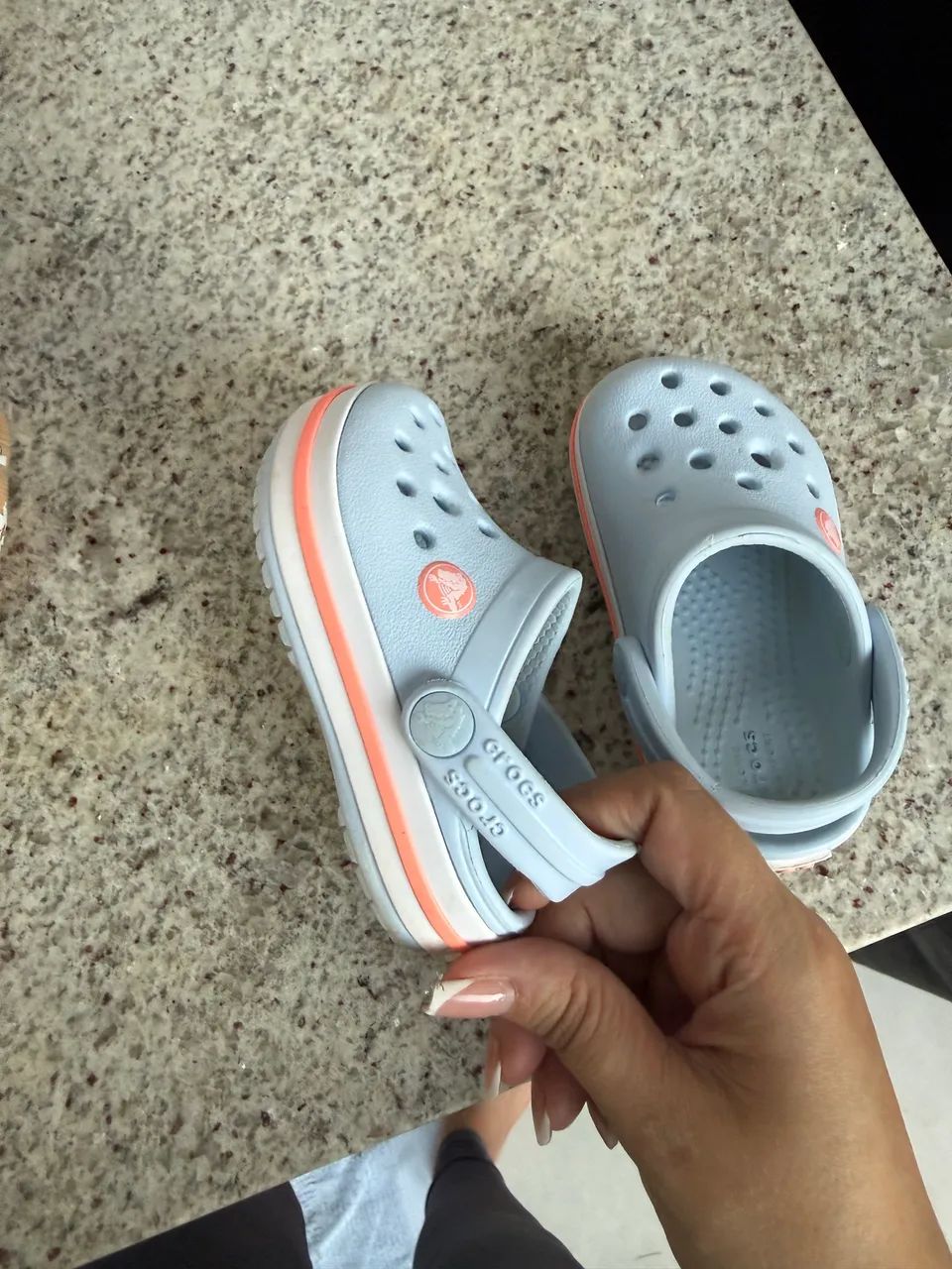 Crocs semi nova  - Foto 2