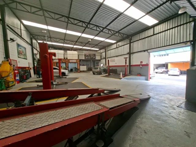 Mecânico para troca de óleo, suspenção e alinhamento