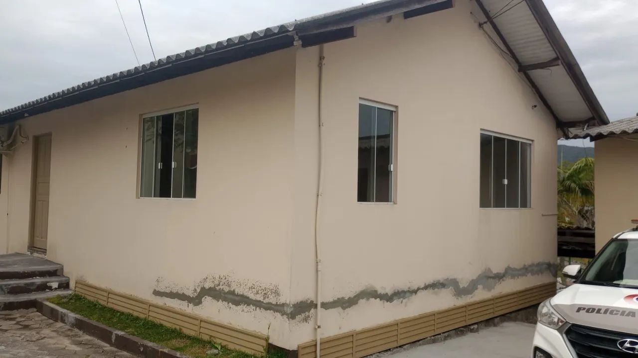 Pinturas e restaurações externas e internas - Foto 3