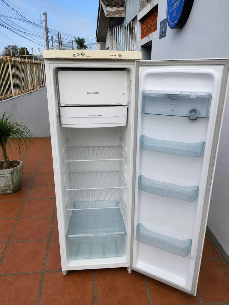 Geladeira Electrolux impecável  - Foto 2