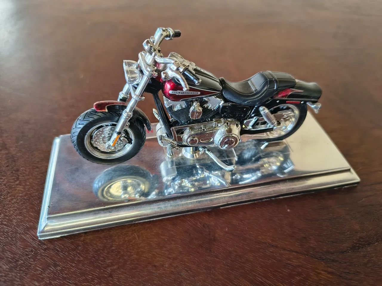 Miniatura Maisto 1:18 Harley Davidson 2009 FXDFSE CVO Fat Bob - Foto 2