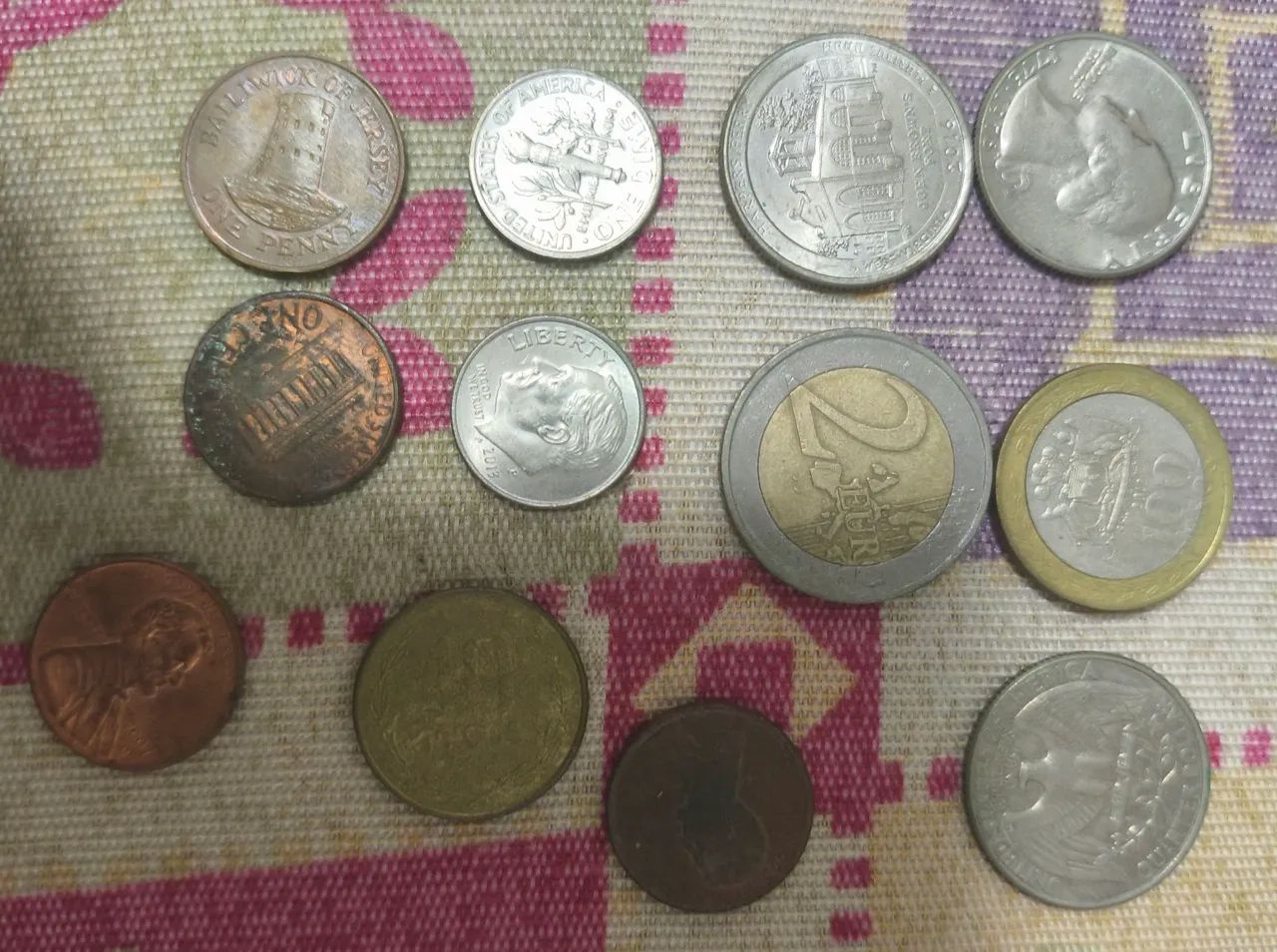 Notas, dinheiro e moedas antigas 