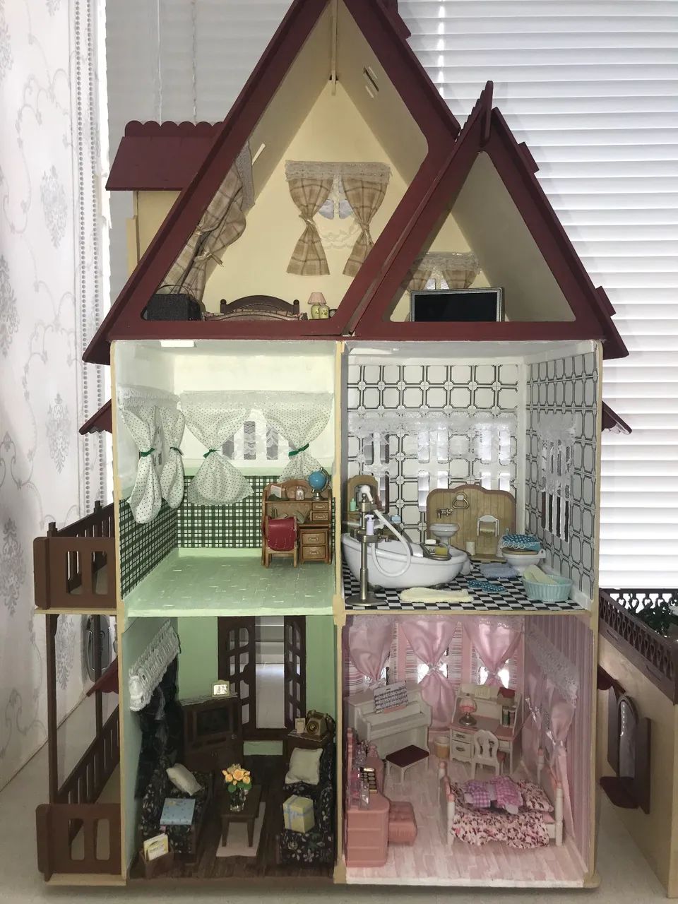 Casinha em mdf toda decorada e pintada