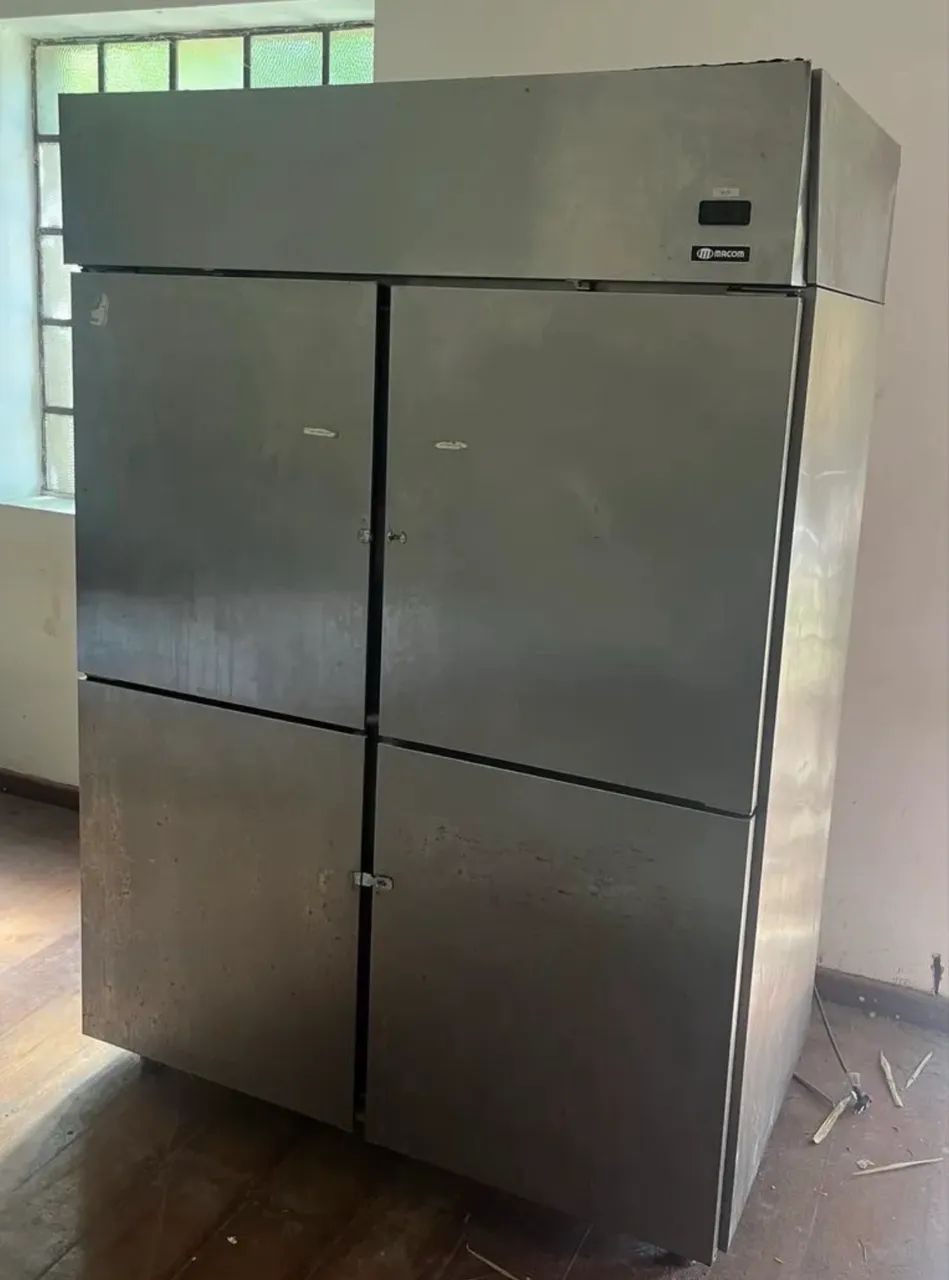 Freezer 4 portas Macom 