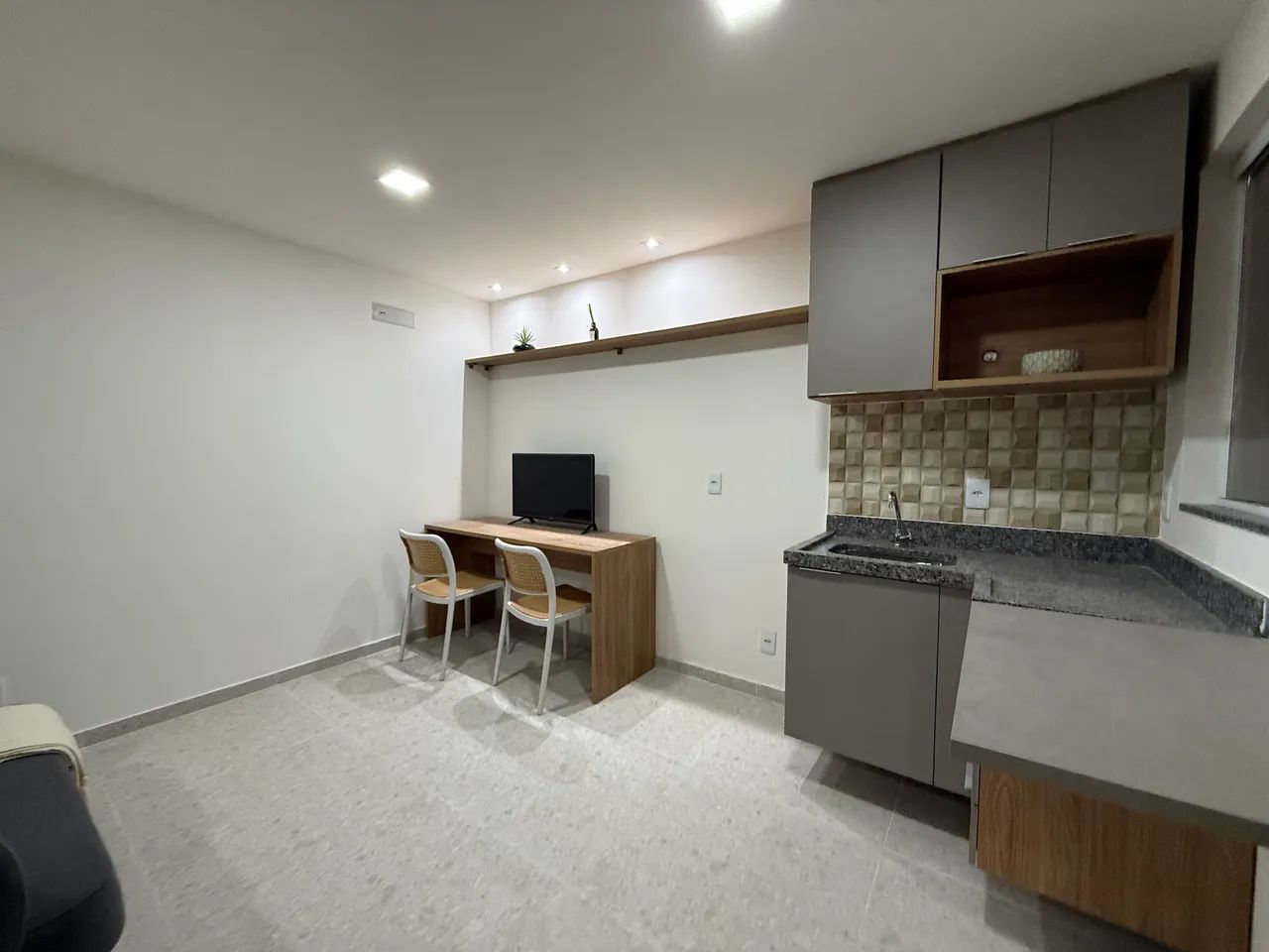 Aluga Kitnet / studio na Curicica | Prédio novo - Foto 3