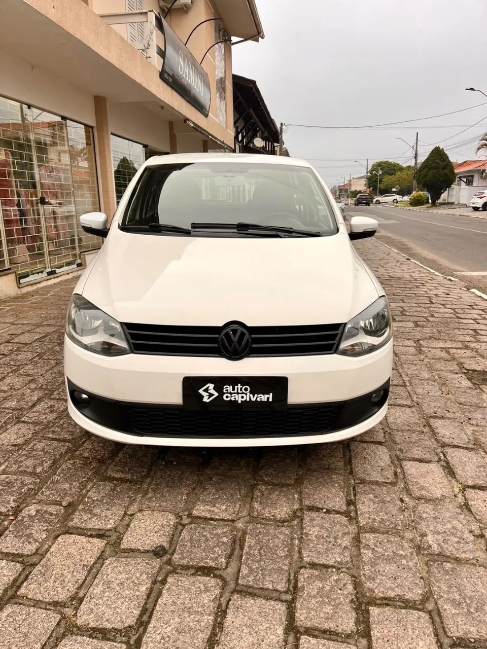 Volkswagen Fox 1.0 MI Total Flex 8V 5P 2011 - Foto 5