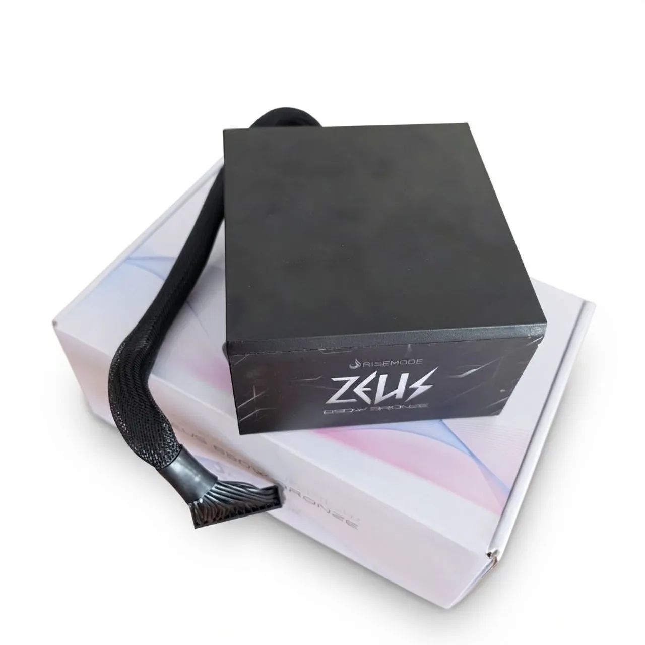 Fonte Risemode Zeus 650W - Full Modular - Foto 2