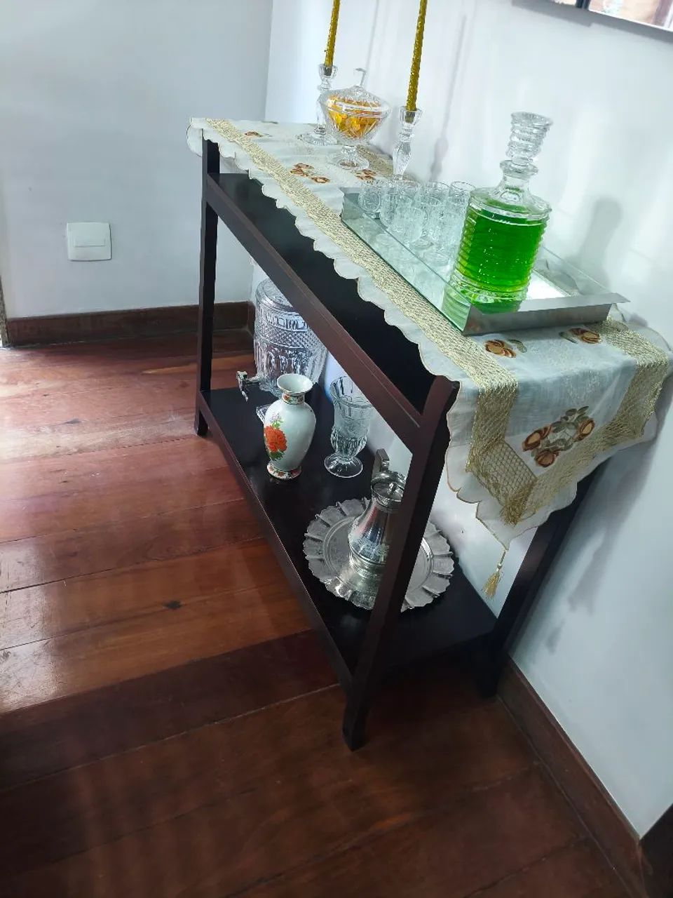 Oportunidade! Conjunto de mesa com cadeiras e aparador  - Foto 3