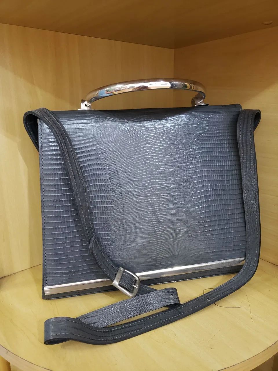 Bolsa de Couro Luxo Feminina - Ótimo Estado  