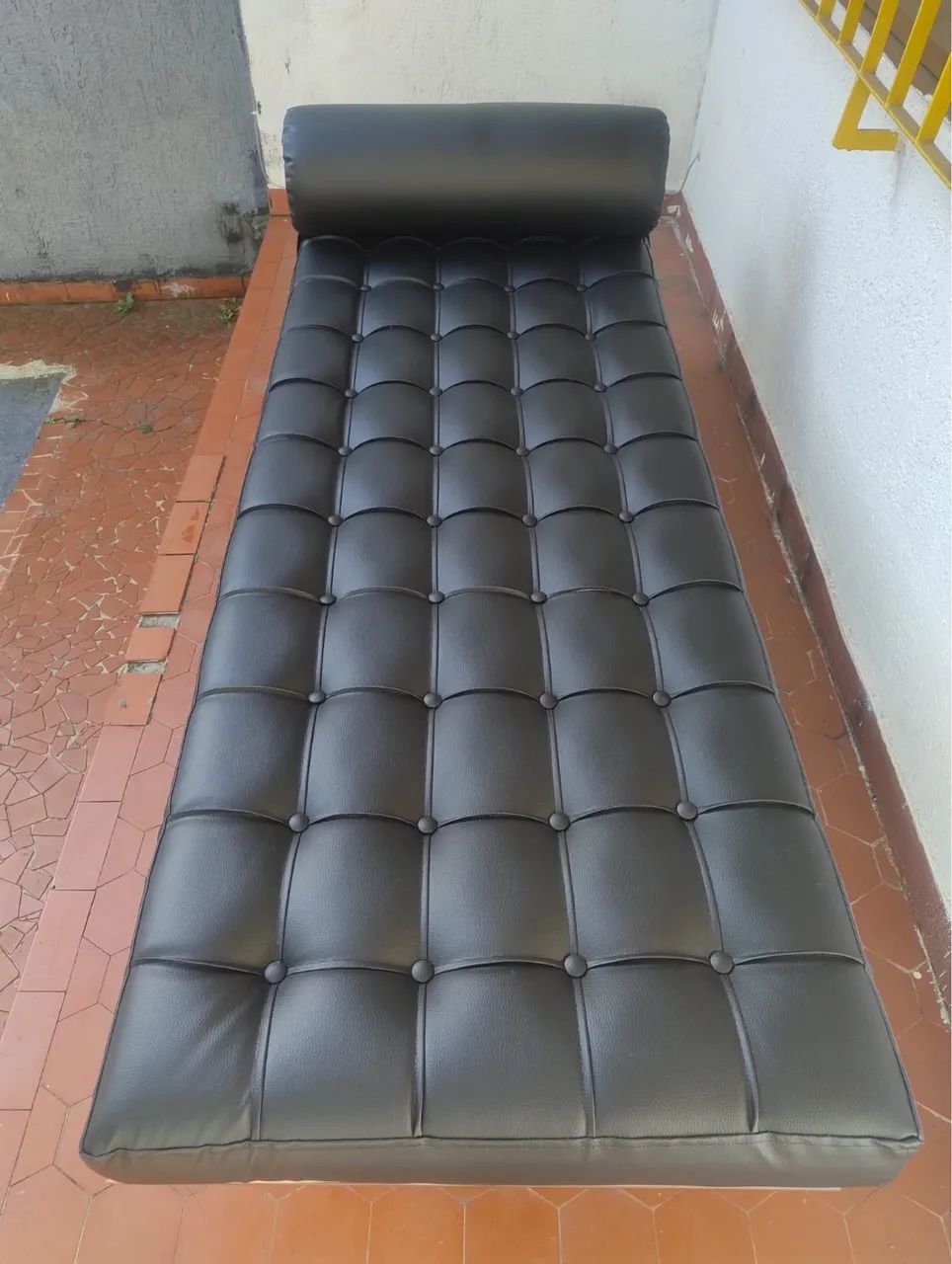 Divã capitone lindíssimo 