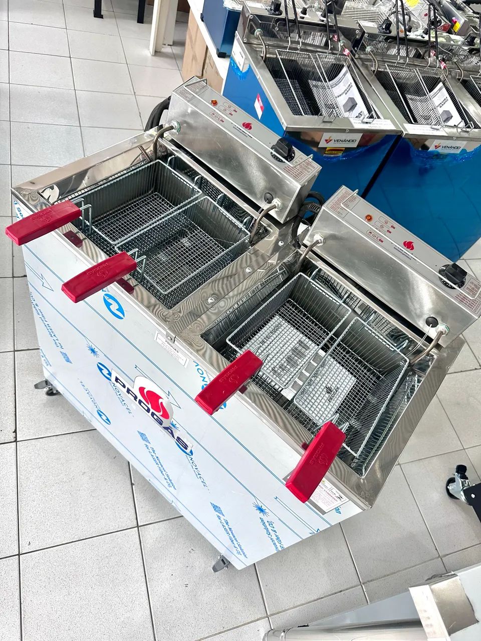 Fritadeira elétrica 2 Cubas de 18lts